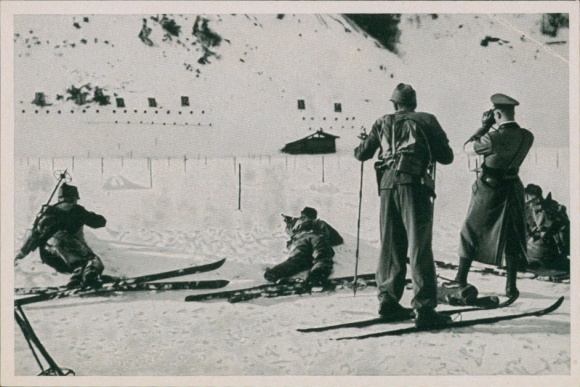 Collector's picture Olympics 1936, German military patrol during shooting exercise