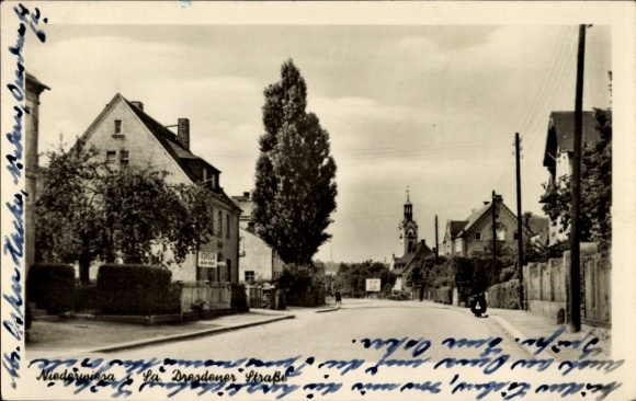 Postcard Niederwiesa in Saxony, view into the Dresdener Straße, church, Konsum
