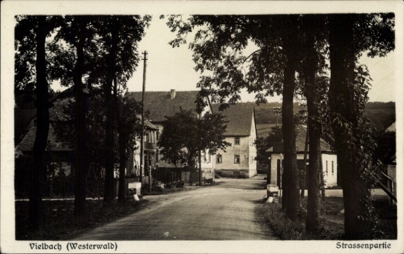 Ansichtkaart Vielbach in het Westerwald, straat, huizen