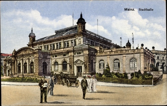 Ak Mainz am Rhein,  Stadthalle, Menschen, Kutsche, 