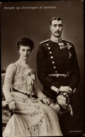 Ak König Christian X. von Dänemark, Königin Alexandrine, Portrait