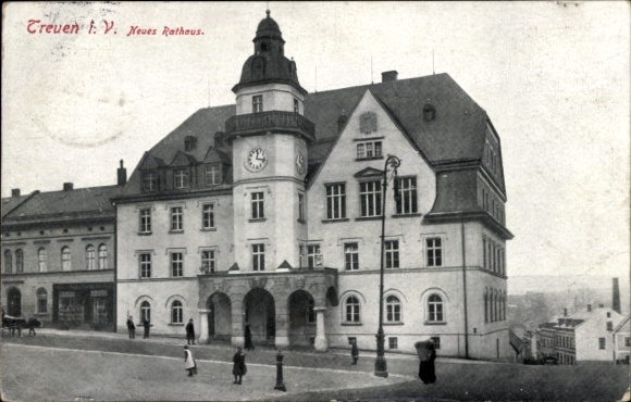Postcard Treuen in Vogtland Saxony, New Town Hall, exterior view