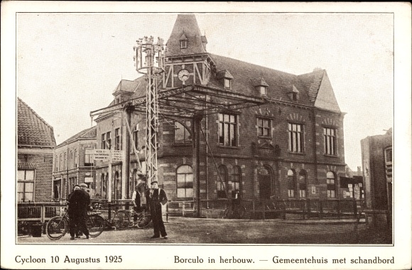 Postcard Borculo Gelderland, Cyclecoon 10 August 1925, Gemeentehuis