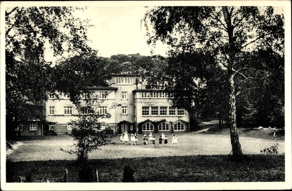 Postcard Sandkrug Hatten in Oldenburg, children&#39;s sanatorium Streek with children
