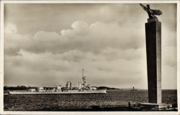 Ak Heikendorf aan de Kiel Fjord, onderzeeërmonument bij Möltenort, oorlogsschip, marine