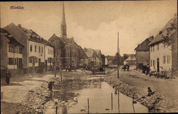 Postcard Miehlen Rhineland Palatinate, partial view of the village, church tower
