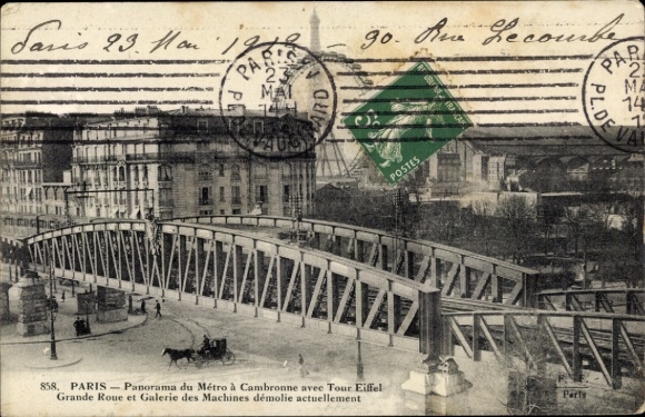 Postcard Paris XV Vaugirard, panorama of the metro to Cambronne with Tour Eiffel