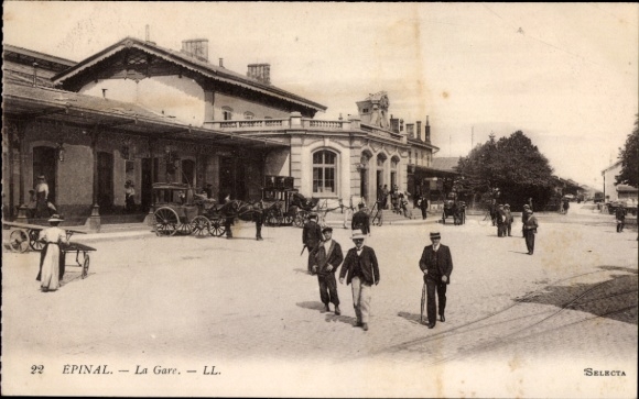 Postcard Épinal Lorraine Vosges, La Gare