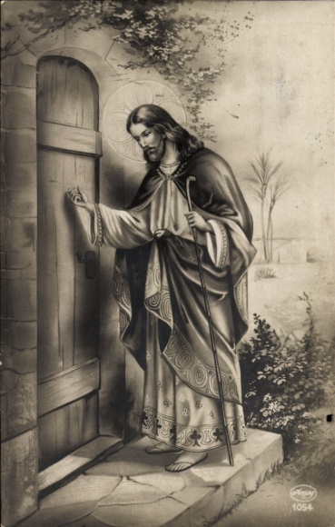 Postcard Jesus Christ knocks on a door