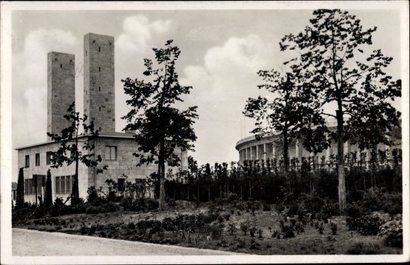 Ak Berlin Charlottenburg Westend, Reichssportfeld 1936, Osttor mit Blick auf die Deutsche Kampfbahn