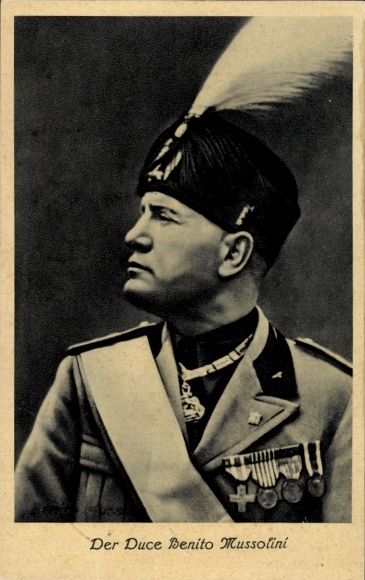 Ak Benito Mussolini, Portrait in Uniform, Orden