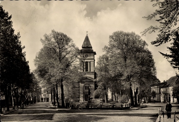 Postcard Lübtheen in Mecklenburg, Kirchplatz