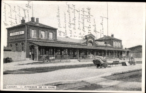 Postcard Chauny Aisne, interior of the station