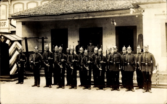 zdjęcie KP Weißenburg w środkowej Frankonii w Bawarii, niemieccy żołnierze w mundurach, rok 1916