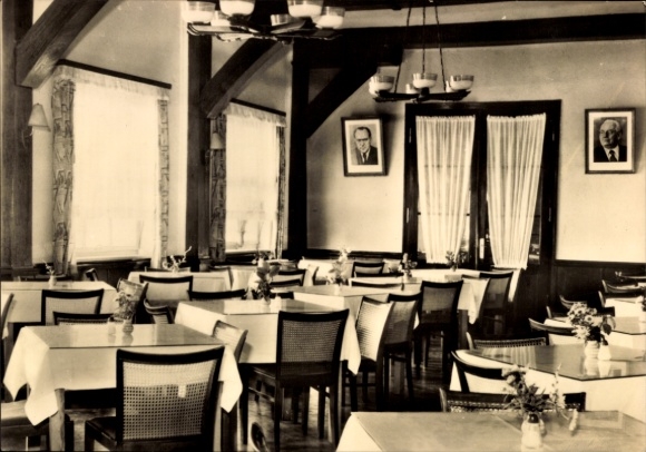 Postcard Finsterbergen Friedrichroda in the Thuringian Forest, restaurant interior view, tables and flowers, two