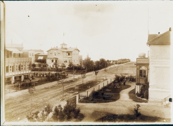 Photo Brunshaupten Kühlungsborn in the district of Rostock, street section in town