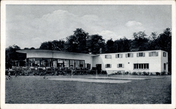 Ak Leuna an der Saale, Waldbad, moderne Architektur, Rasenplatz, Tennisplätze, Gaststätten