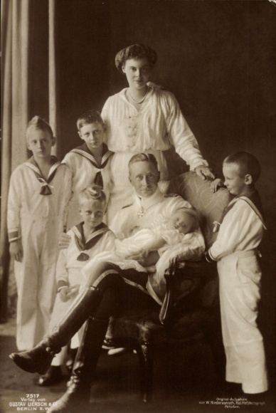 Ak Kronprinz Wilhelm von Preußen, Kronprinzessin Cecilie, Prinzen, Prinzessin Alexandrine