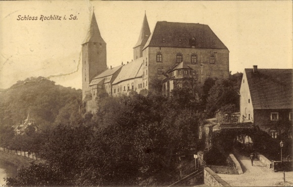 Ak Rochlitz an der Mulde Sachsen, Schloss  mittelalterliche Architektur, Flussblick