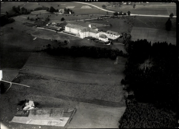 Ak Lindenburg Köln am Rhein, Das Bild zeigt eine Luftaufnahme des Sanatoriums Lindenburg.