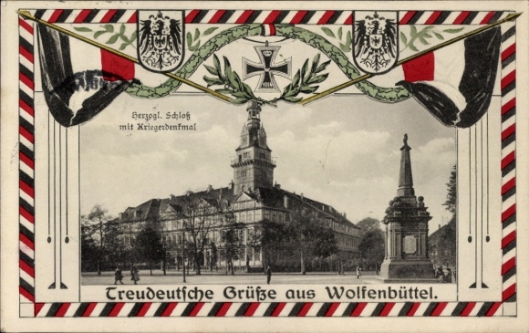 Ak Wolfenbüttel in Niedersachsen, Herzogliches Schloss, Kriegerdenkmal, alte Architektur, Flaggen