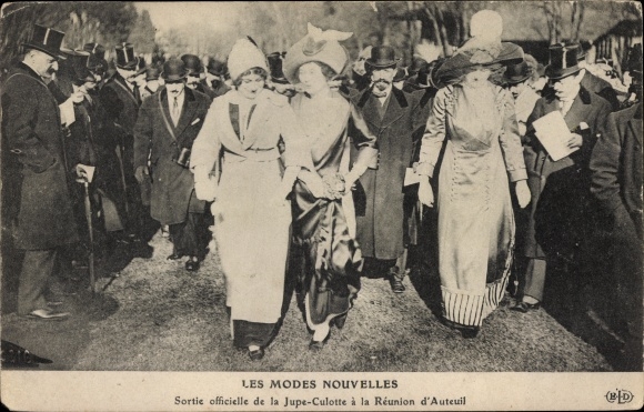 Ansichtkaart Parijs XVI, Les Modes Nouvelles, Sortie official de la Jupe Culotte a la Reunion d'Auteuil