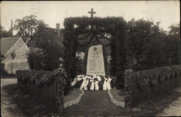 Foto Ak Zeuckritz Cavetitz in Saksen, oorlogsmonument