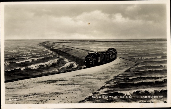 PC Westerland on Sylt, locomotive on the Hindenburgdamm