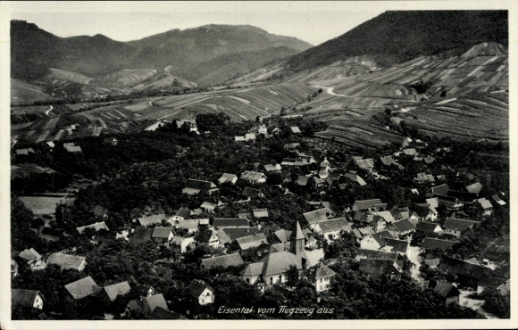 Ak Eisental Bühl in Baden Schwarzwald, Luftaufnahme von  Weinberge, Berge, Häuser