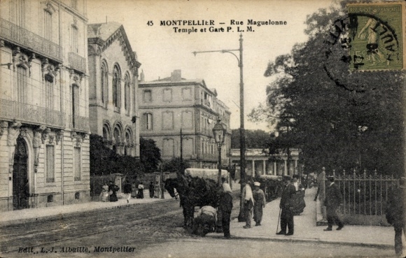 Postcard Montpellier Hérault, Rue Maguelonne, Temple and Gare