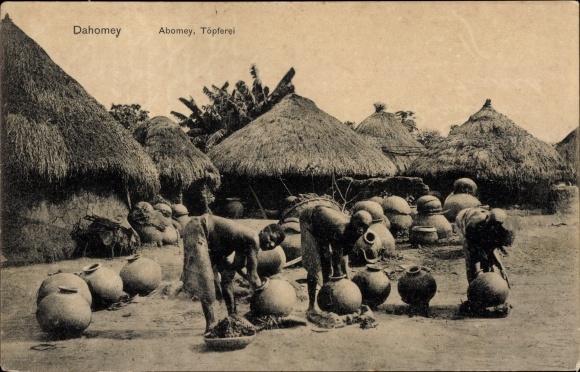 Postcard Abomey Dahomey Benin, Pottery