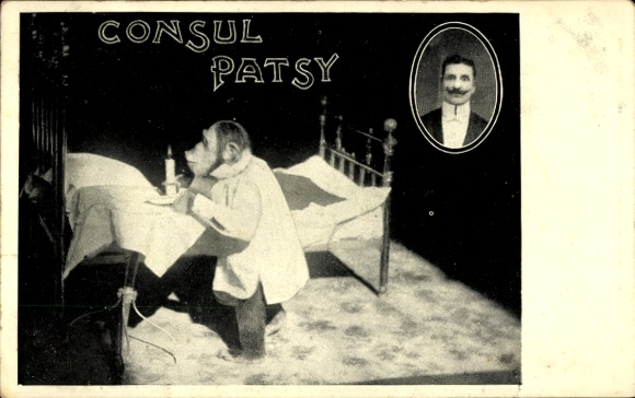 Postcard Chimpanzee, Bed, Candle, Consul Patsy