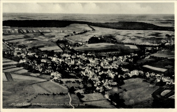 Ak Heidenheim an der Brenz Württemberg, Luftaufnahme von  Hahnenkamm, Landschaft