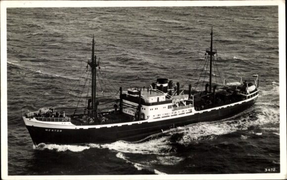 Postcard Koninklijke Paketvaart Maatschappij, MS Meteor, aviator photo