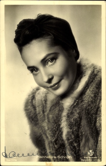 Postcard actress Hannelore Schroth, portrait, autograph