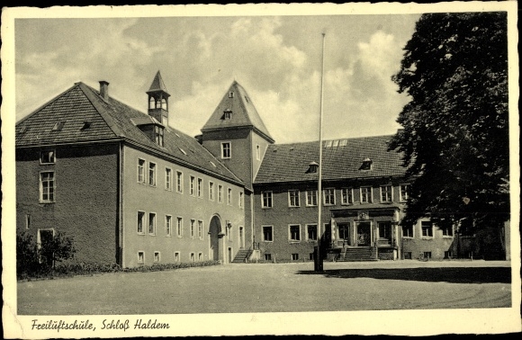 Postcard Haldem Stemwede in Westphalia, castle, open-air school