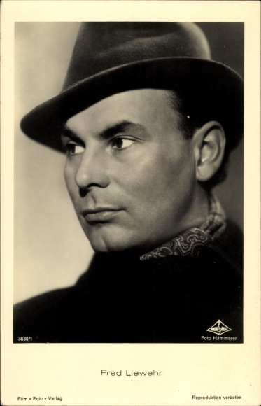 Postcard actor Fred Liewehr, portrait, hat, Wien Film 3830/1