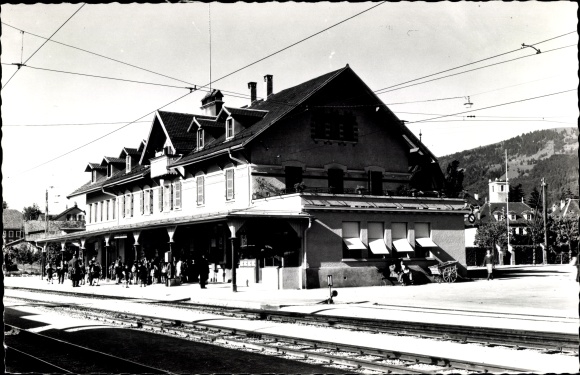 Ak Châtel Saint Denis Canton Fribourg, La Gare, spoorzijde van het treinstation