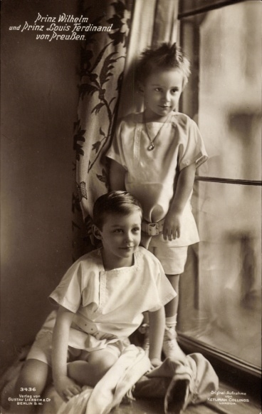 Postcard Prince Wilhelm of Prussia, Prince Louis Ferdinand, child portrait