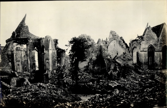 Photo Bapaume Pas de Calais, ruins of the church, war destruction