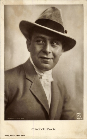 Postcard actor Friedrich Zelnik, portrait with hat