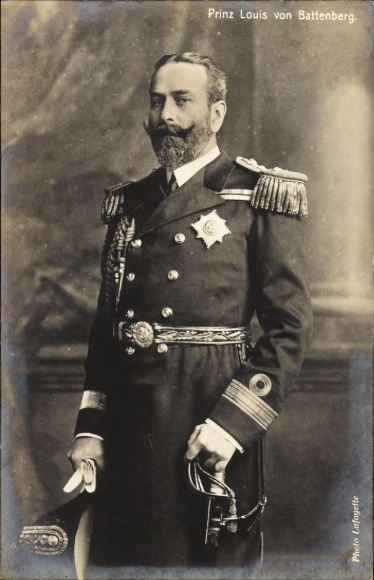 Postcard Prince Louis of Battenberg, portrait, uniform with medals