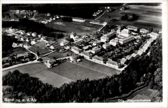 Ak Garching an der Alz Oberbayern, Fliegeraufnahme