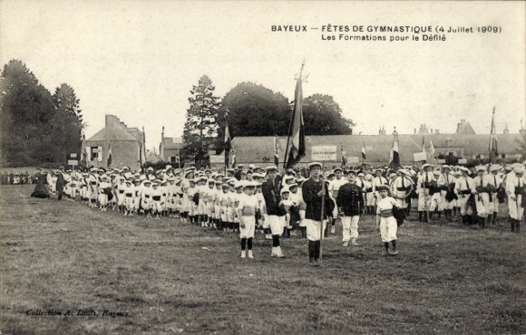 Ak Bayeux Calvados, Turnfest 1909, Formationen in Aufstellung