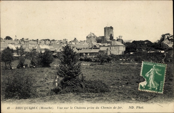 Ak Bricquebec Manche, Stadtansicht mit Schloss, ländliche Umgebung, 49, Frankreich