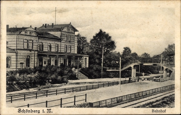 Postcard Schönberg in Mecklenburg, train station, track side