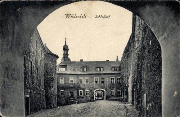 Ak Wildenfels in het Ertsgebergte, kasteel, kasteelhof