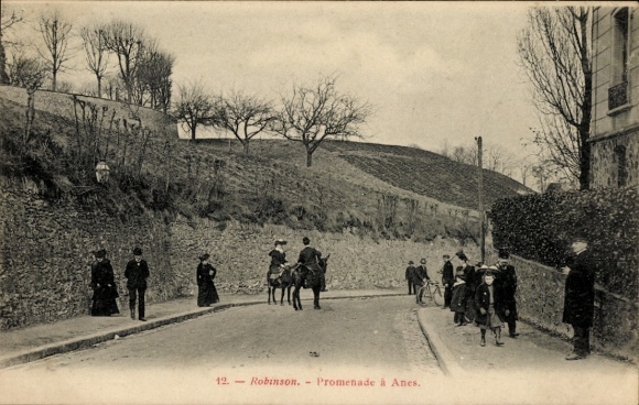 CPA Robinson Hauts de Seine, Promenade à Anes