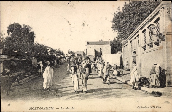 Ak Mostaganem Oran Algerien, Marktszene in  Menschen, Stände, traditionelle Kleidung