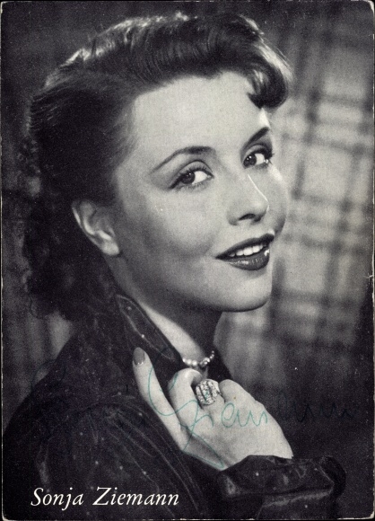 Postcard actress Sonja Ziemann, portrait, autograph